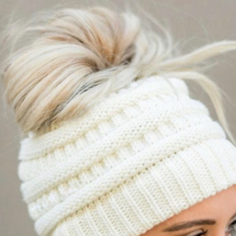 Knitted messy bun/pony tail beanie hat